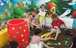 老师，你这样教孩子我们真不放心呀？